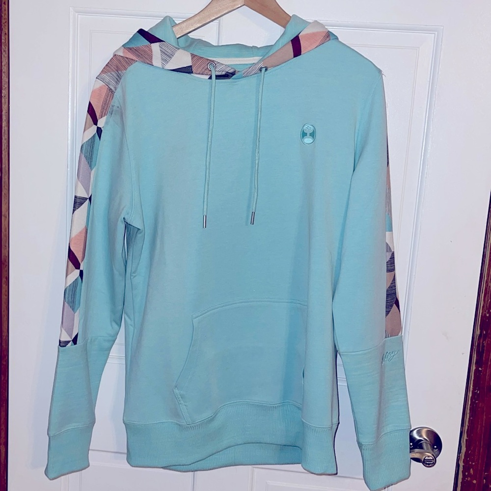 Hooey sweatshirt size medium only worn once did not like style on me